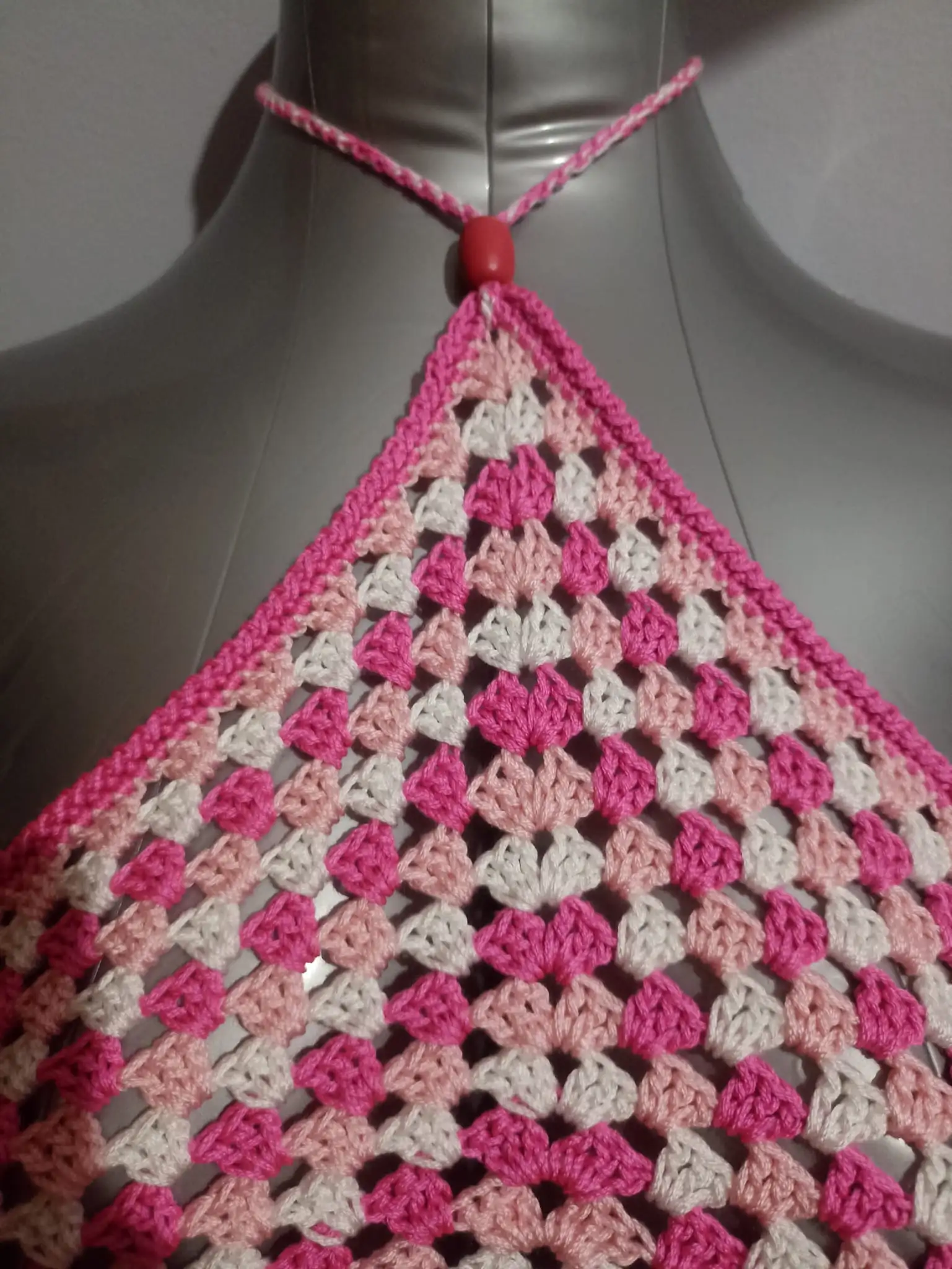 Foto 4 de 8: Conjunto top e calções rosa e branco
