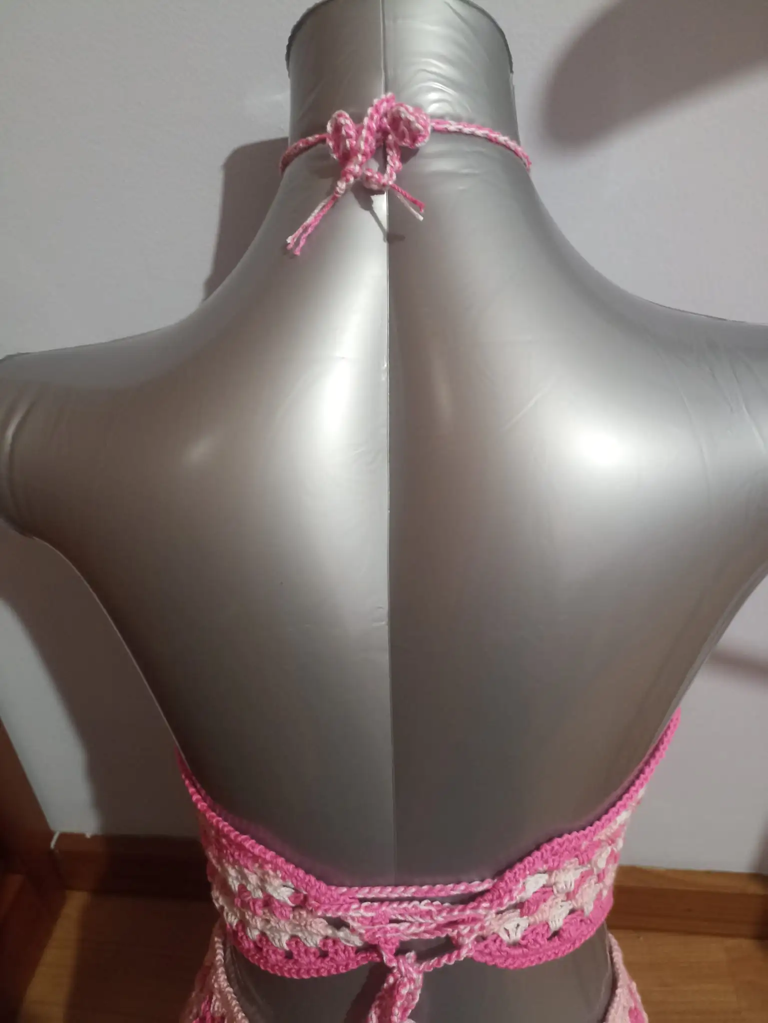 Foto 6 de 8: Conjunto top e calções rosa e branco