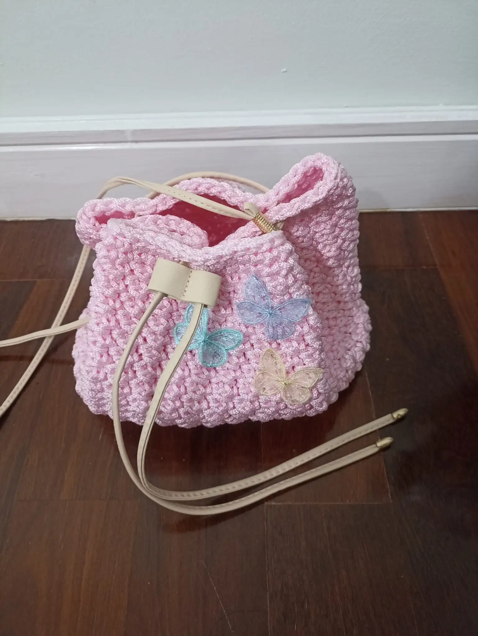 Foto 2 de 8: Mala saco rosa com borboletas