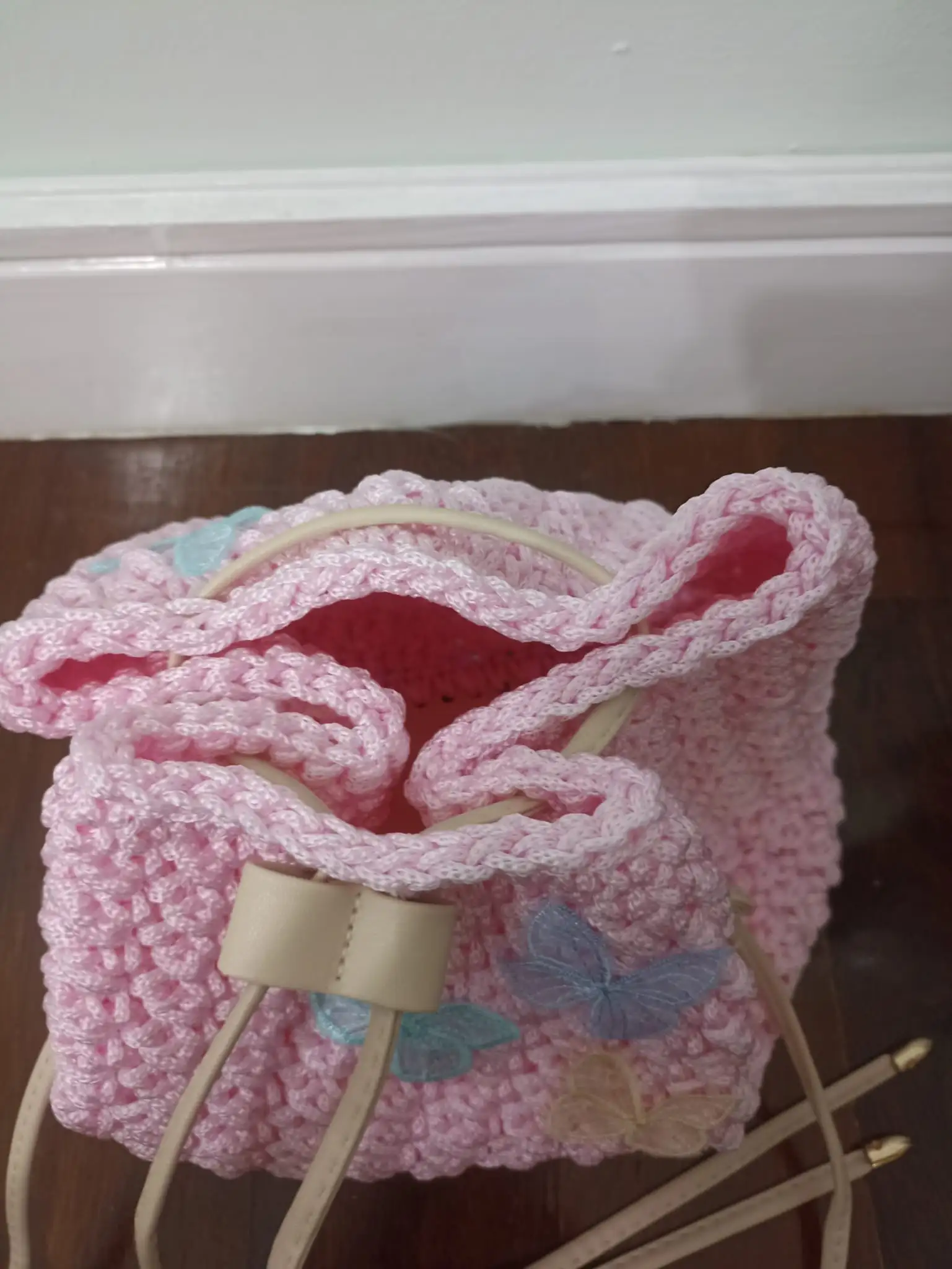 Foto 6 de 8: Mala saco rosa com borboletas