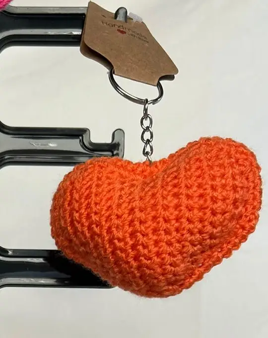 Porta-chaves coração laranja – Acessórios
